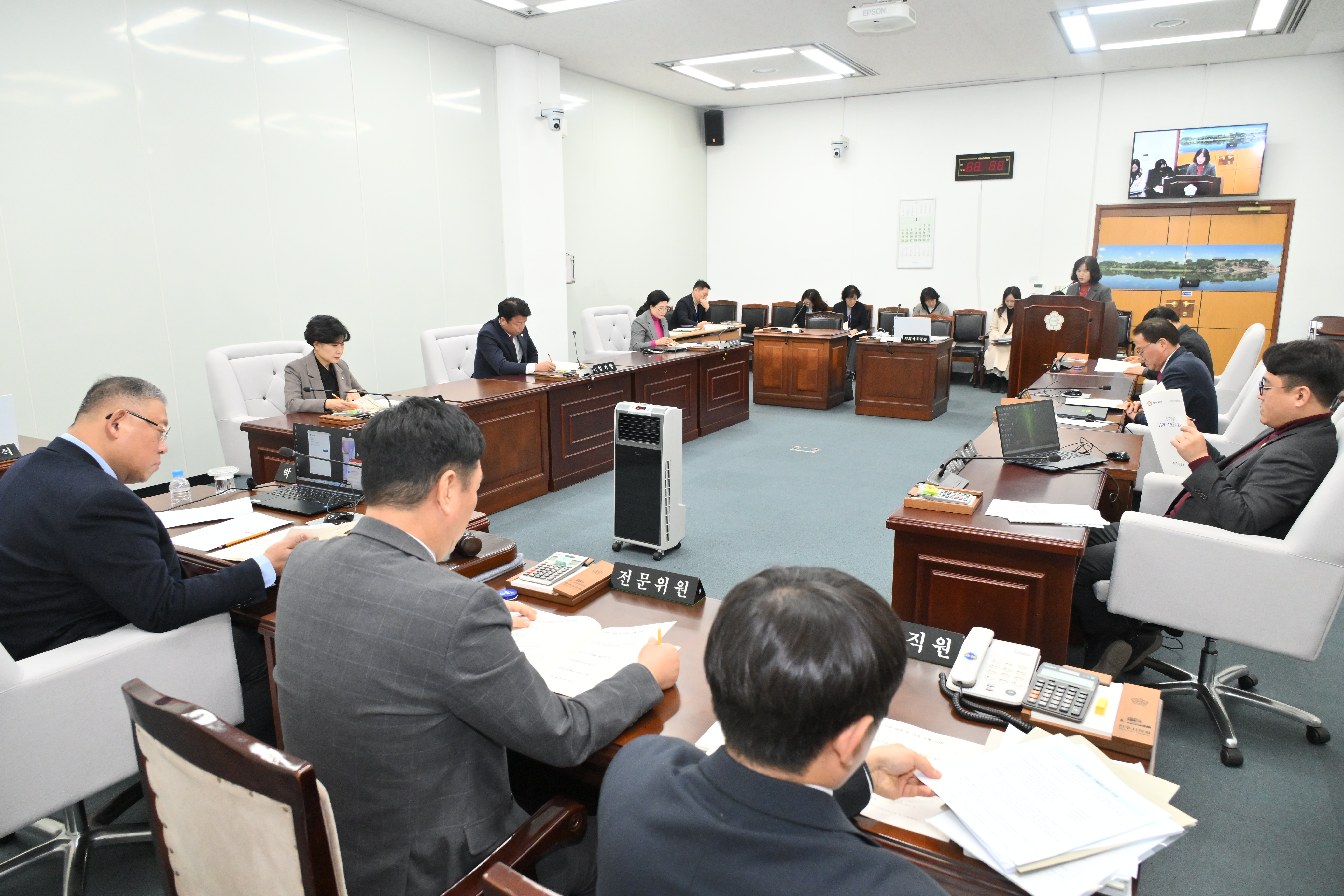 '제271회 진주시의회 임시회 제1차 의회운영위원회' 게시글의 사진(5) 'DSC_6562.JPG'