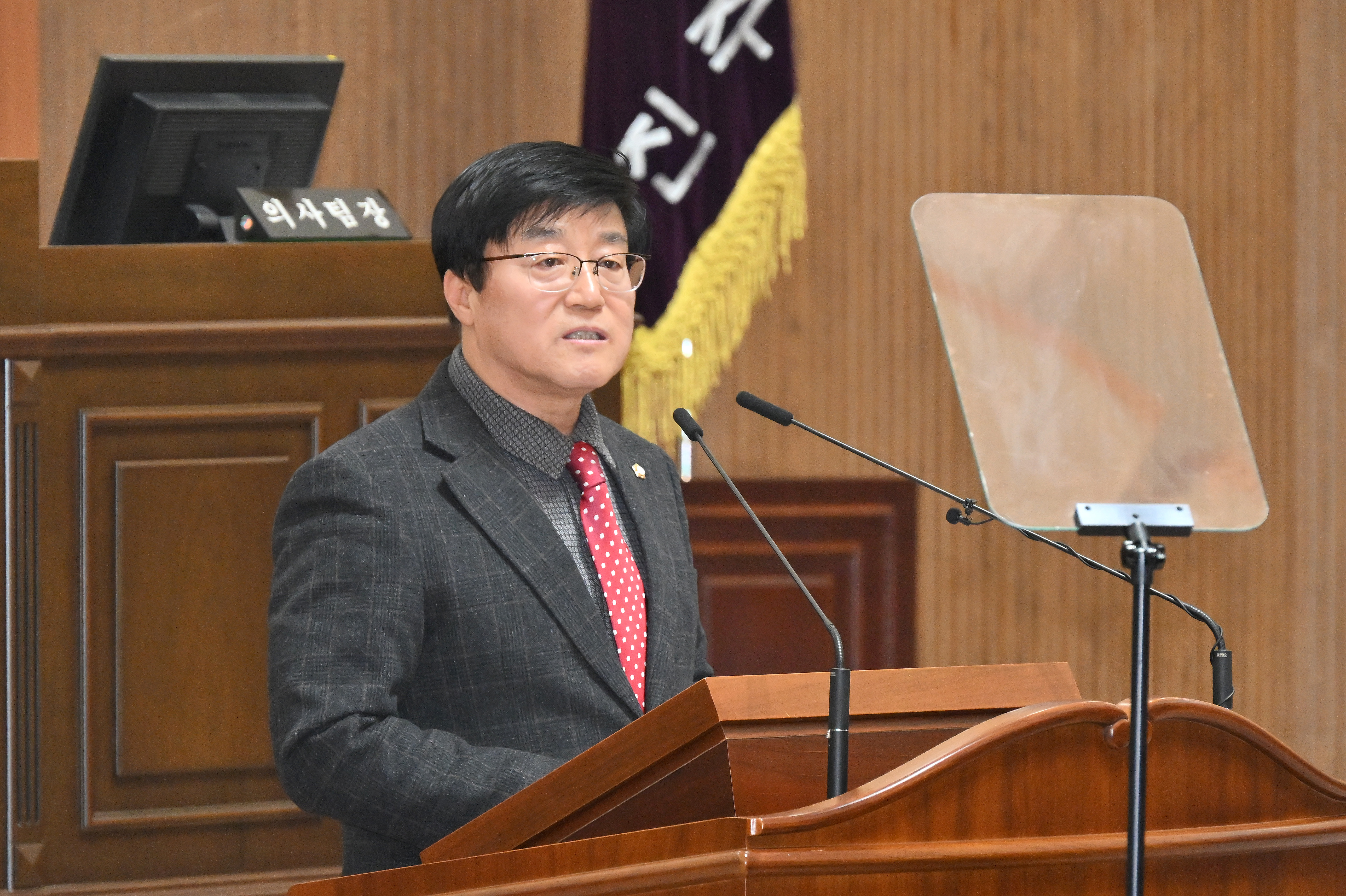 '제271회 진주시의회 임시회 제1차 본회의(우주항공산업진흥원 서부경남 설립 촉구 건의안)' 게시글의 사진(4) 'DSC_6427.JPG'