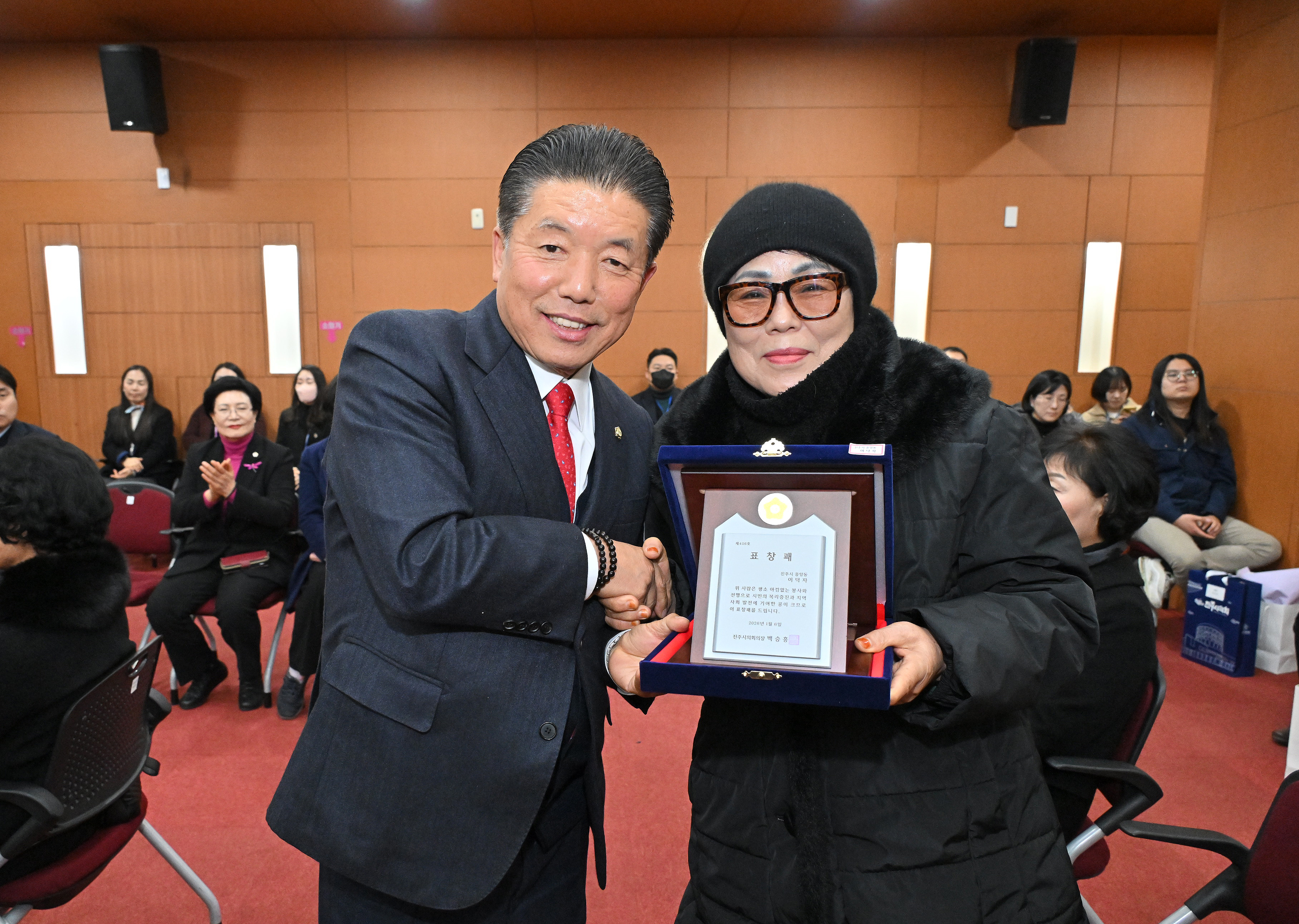 '진주시의회 자원봉사 선행시민 표창 수여식' 게시글의 사진(3) 'DSC_3489.JPG'