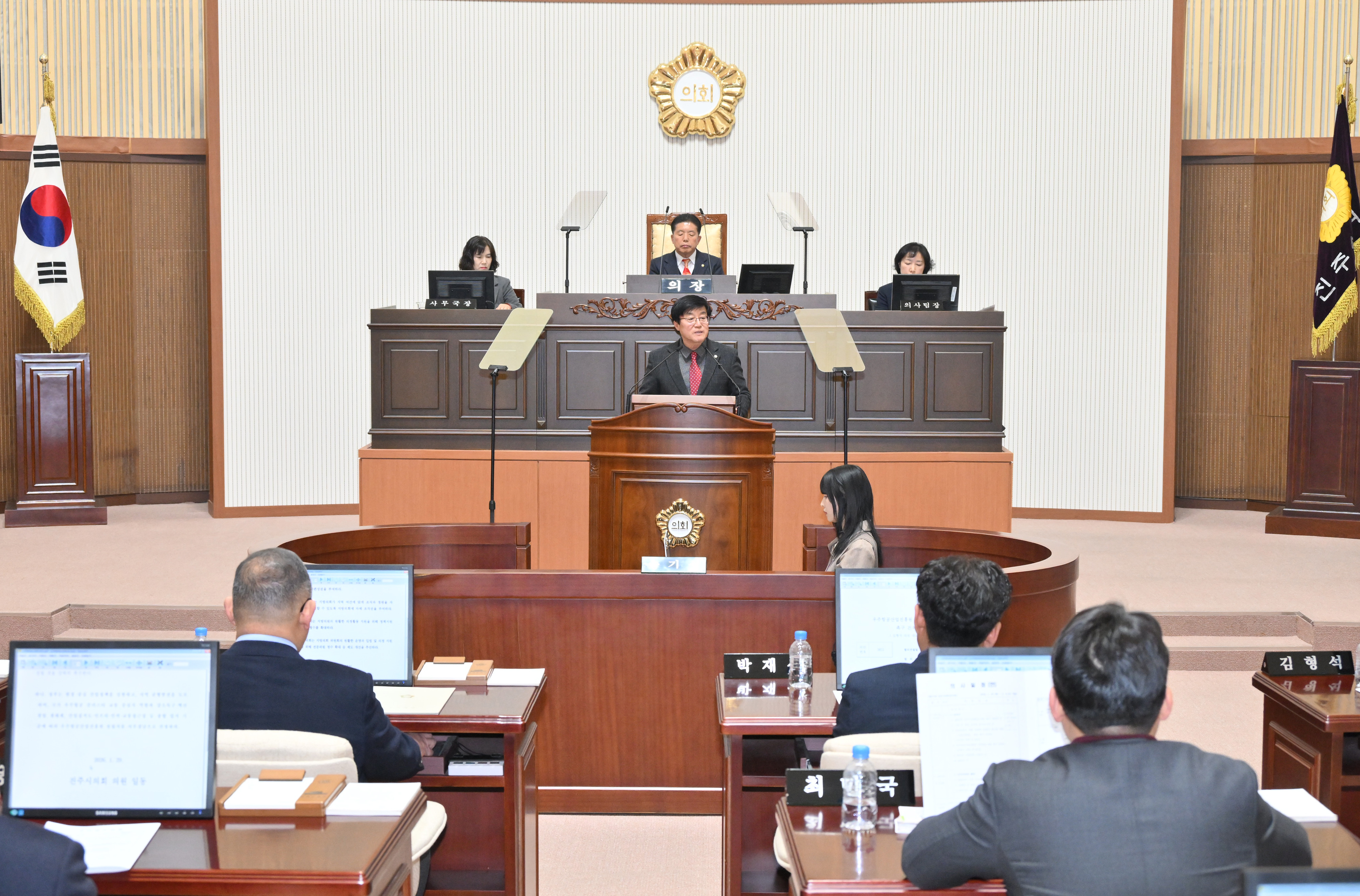 '제271회 진주시의회 임시회 제1차 본회의(우주항공산업진흥원 서부경남 설립 촉구 건의안)' 게시글의 사진(1) 'DSC_6323.JPG'