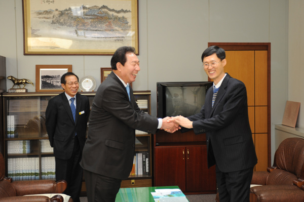 창원지방법원 지원장 의회 방문