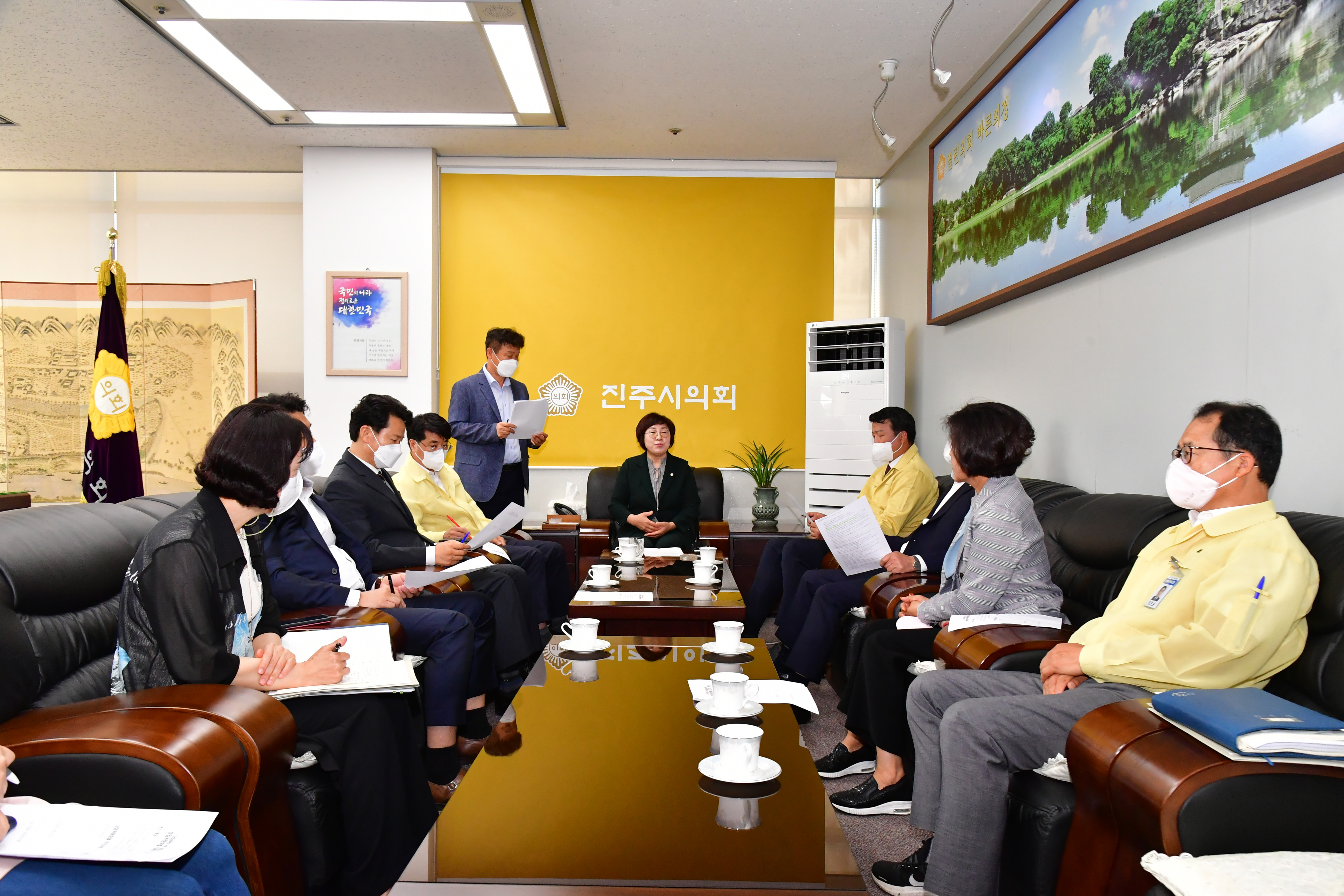 '의장단 회의' 게시글의 사진(4) 'COU_4762.JPG'