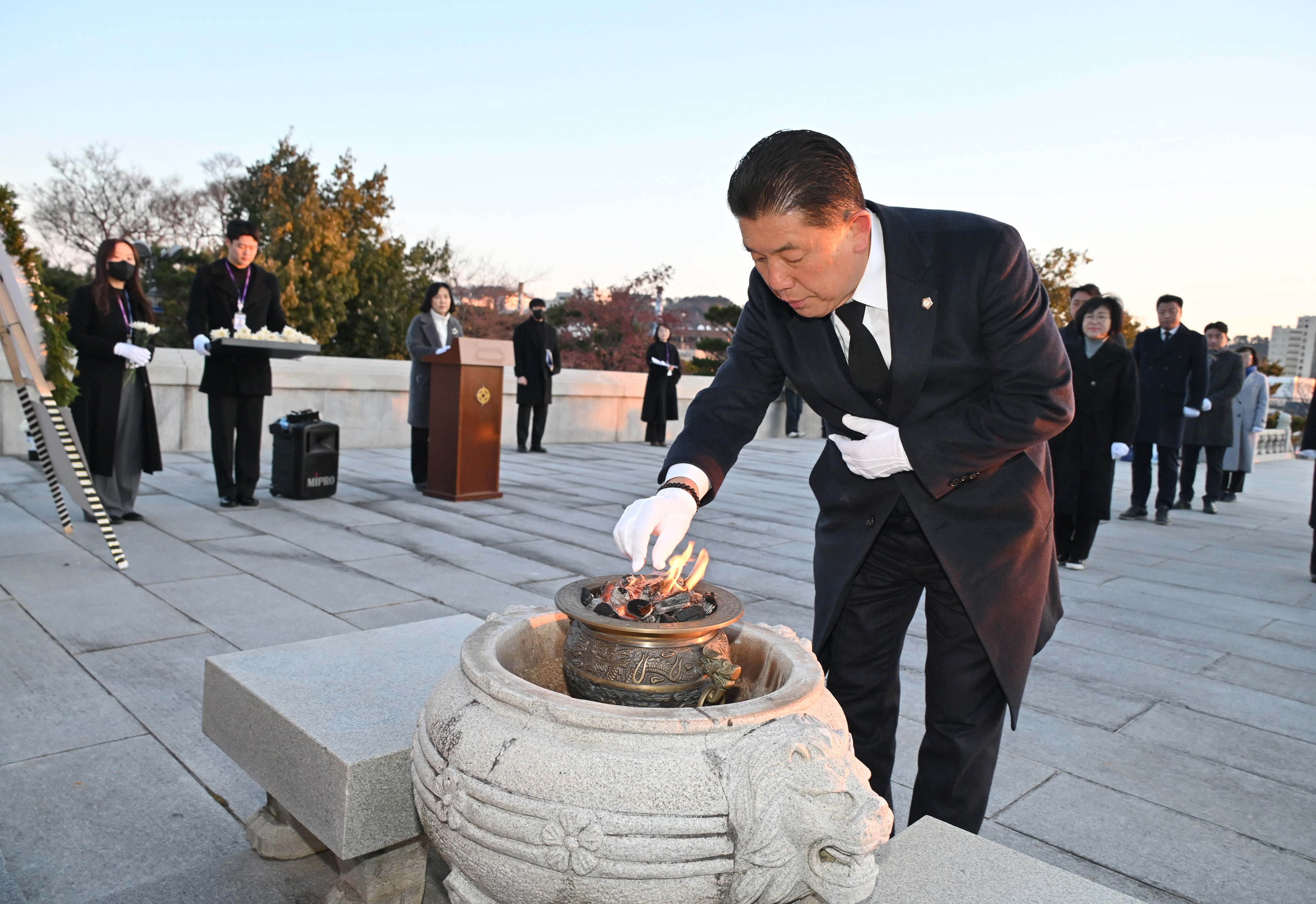 '2026년 신년참배(임진대첩 계사순의단)' 게시글의 사진(3) '260102 진주시의회 계사순의단(계사순의단) (3).JPG'
