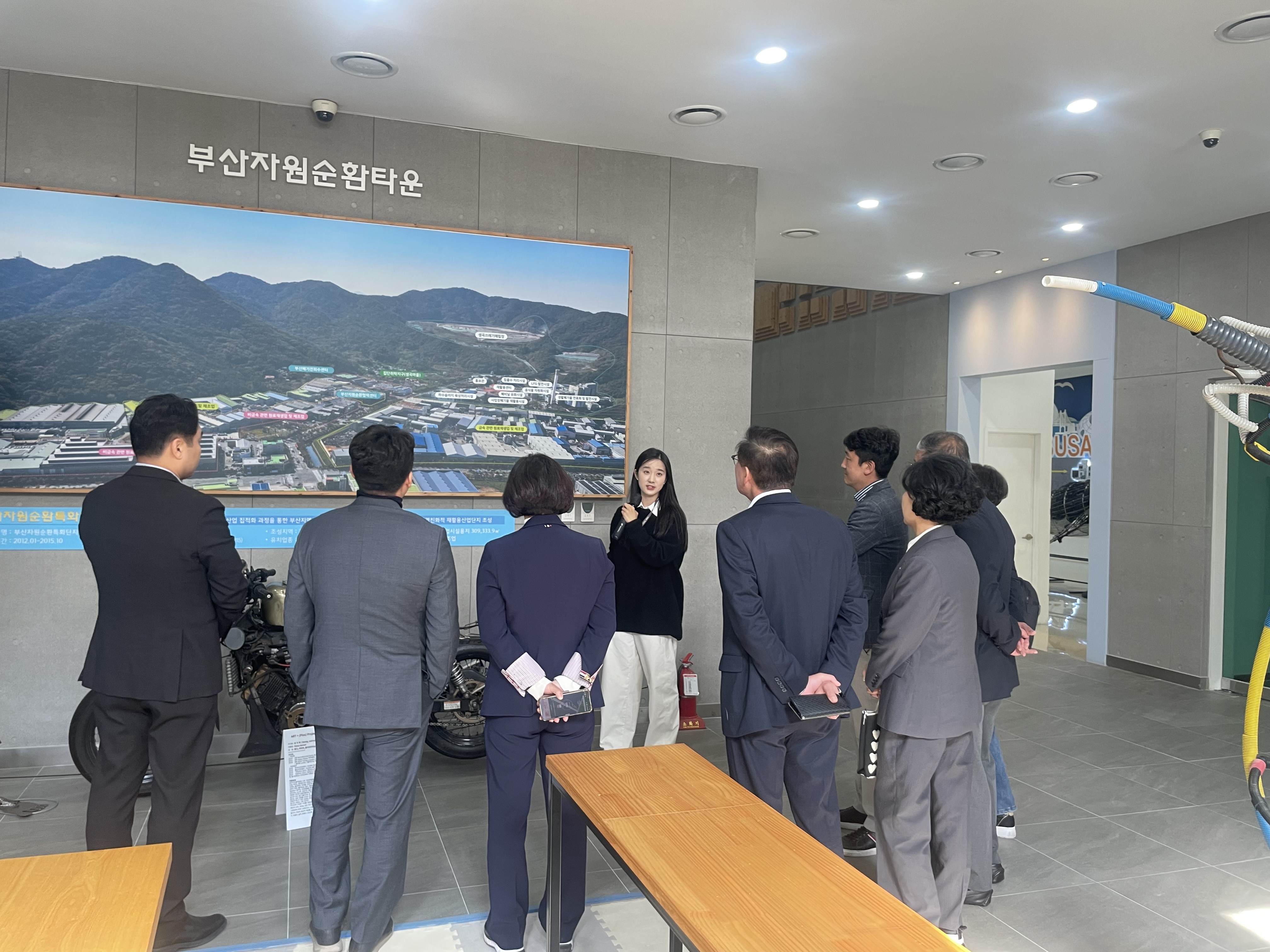 '지방의회 상생거버넌스구축 연구회  우수사례 벤치마킹' 게시글의 사진(9) '지방의회 상생거버넌스 구축 연구회 우수 사례 벤치마킹 (37) 부산광역시.jpg'