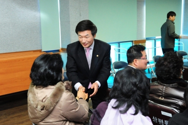 상평동 그린공단 가꾸기 하반기 평가보고회 유계현 진주시의회의장, 이인기 의회운영위원장 참석