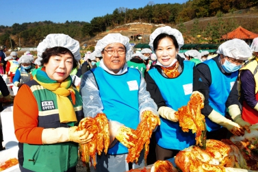 2014년 사랑의 김장 나눔 행사 시의원 참석 .