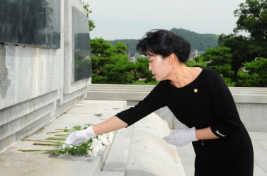 제7대 진주시의회 의원 임진대첩계사순의단, 충혼탑 참배 .