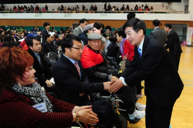 제33회 장애인의 날 유계현 진주시의회의장 표창 수여 및 축사