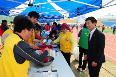 진주시 자원봉사 한마음대회 유계현 진주시의회의장 축사 및 시의원 참석