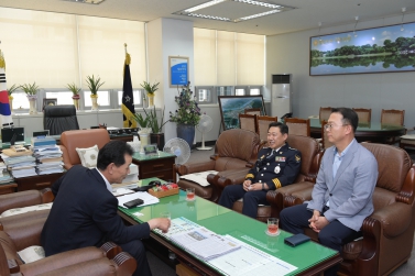 신임 진주경찰서장 내방