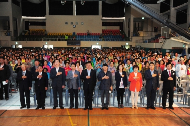 제18회 노인의 날 심현보 진주시의회 의장 축사, 시의원 참석.