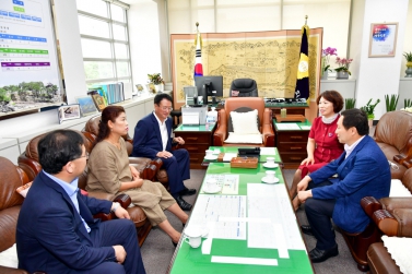 진주여성단체협의회장, 여성자원봉사대장 방문