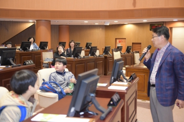 문산초교 학생 의회 견학 방문