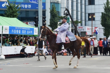 제66회 개천예술제 가장행렬 참석