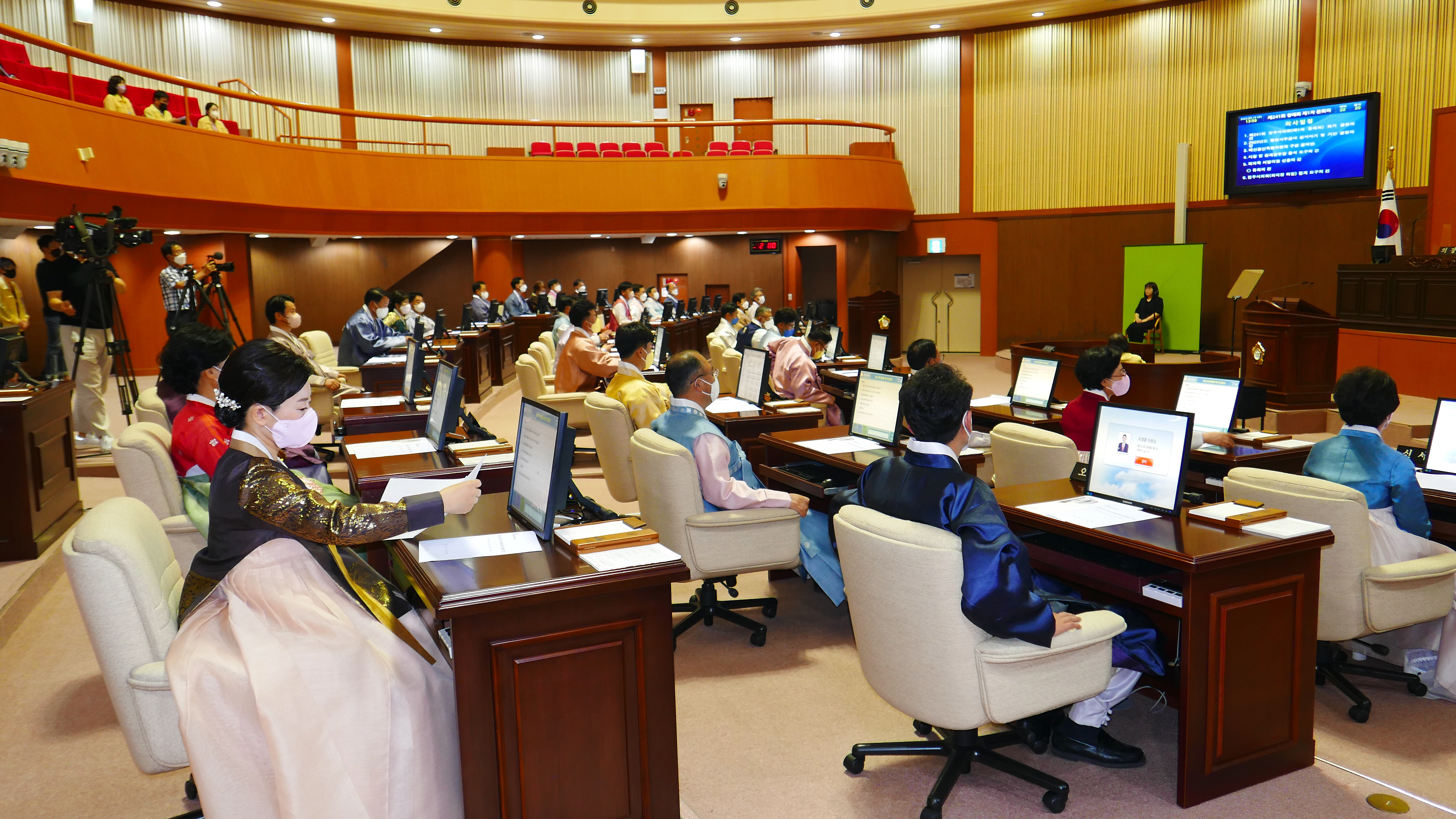 '제241회 진주시의회 제1차 정례회 열고 주요 의정 추진' 게시글의 사진(3) 'P1070636.JPG'
