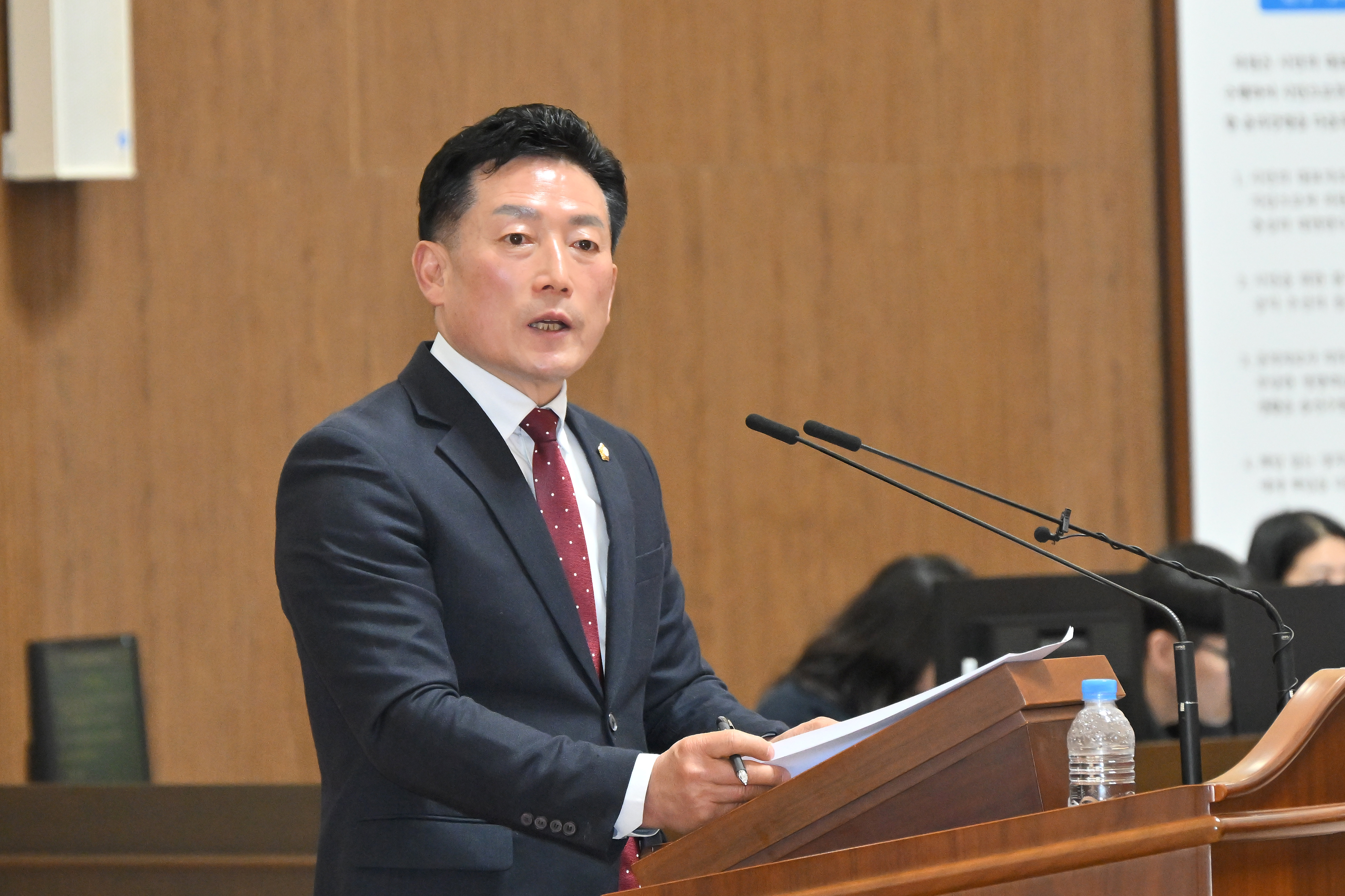 '[시정질문] 정용학 의원, 「2040년 도시기본계획」동부권 균형발전 대책 마련 촉구' 게시글의 사진(1) '정용학 진주시의원 (1).jpg'