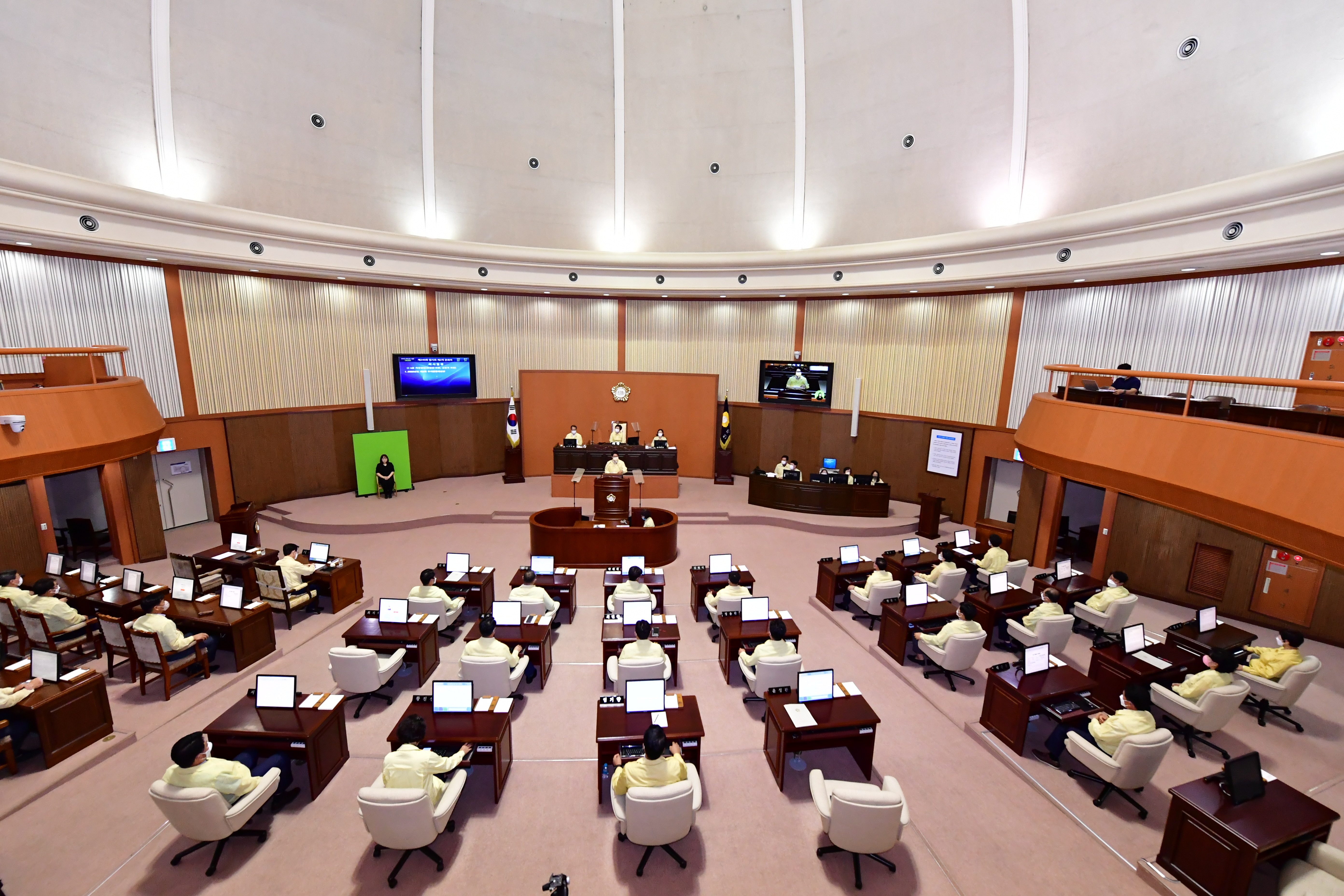 '진주시의회 제240회 임시회 마무리, 제2회 추경안 원안 가결' 게시글의 사진(1) 'COU_2745.JPG'