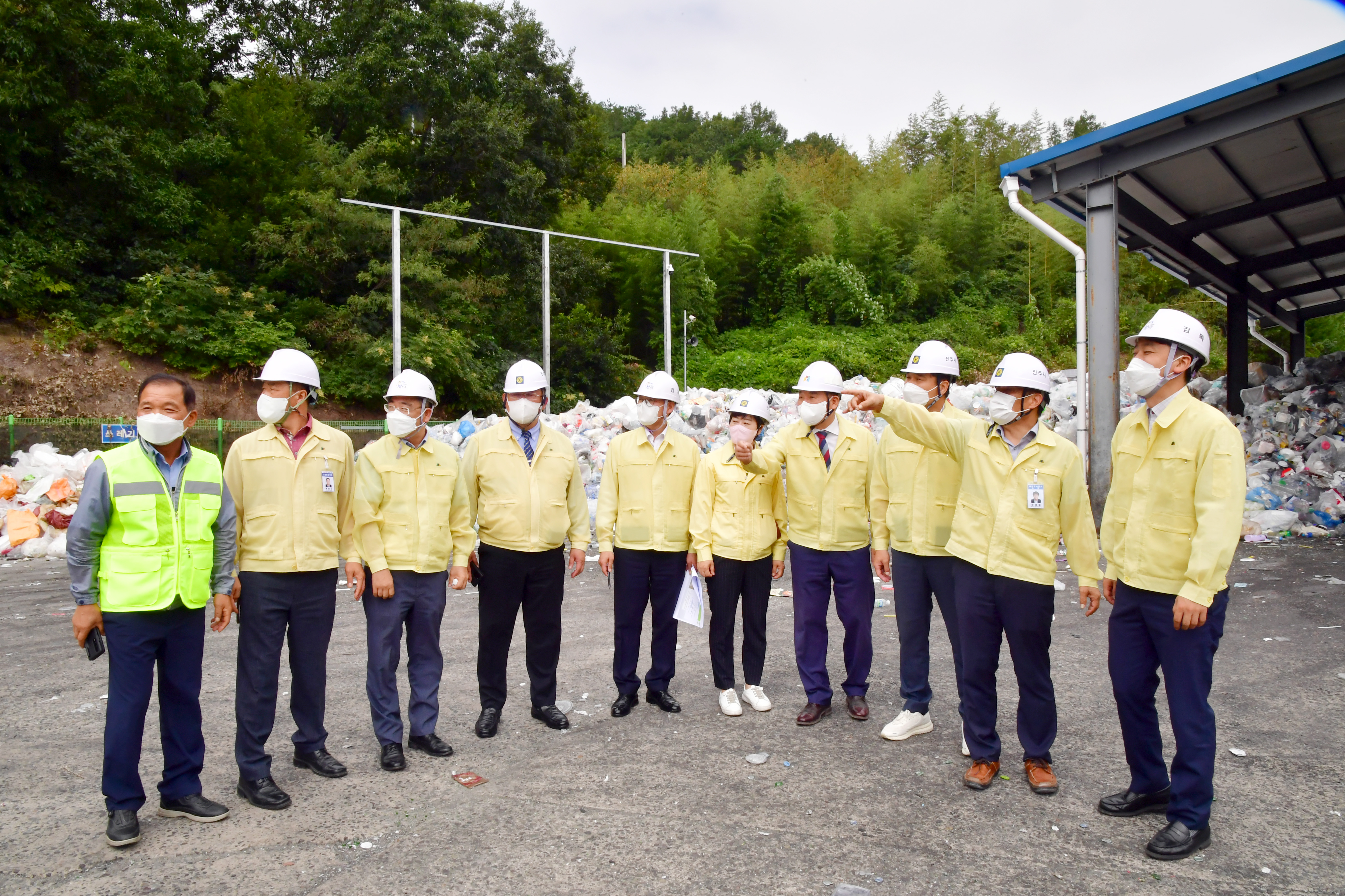 '진주시의회 도시환경위원회, 현장점검 나서' 게시글의 사진(1) '보도사진.JPG'