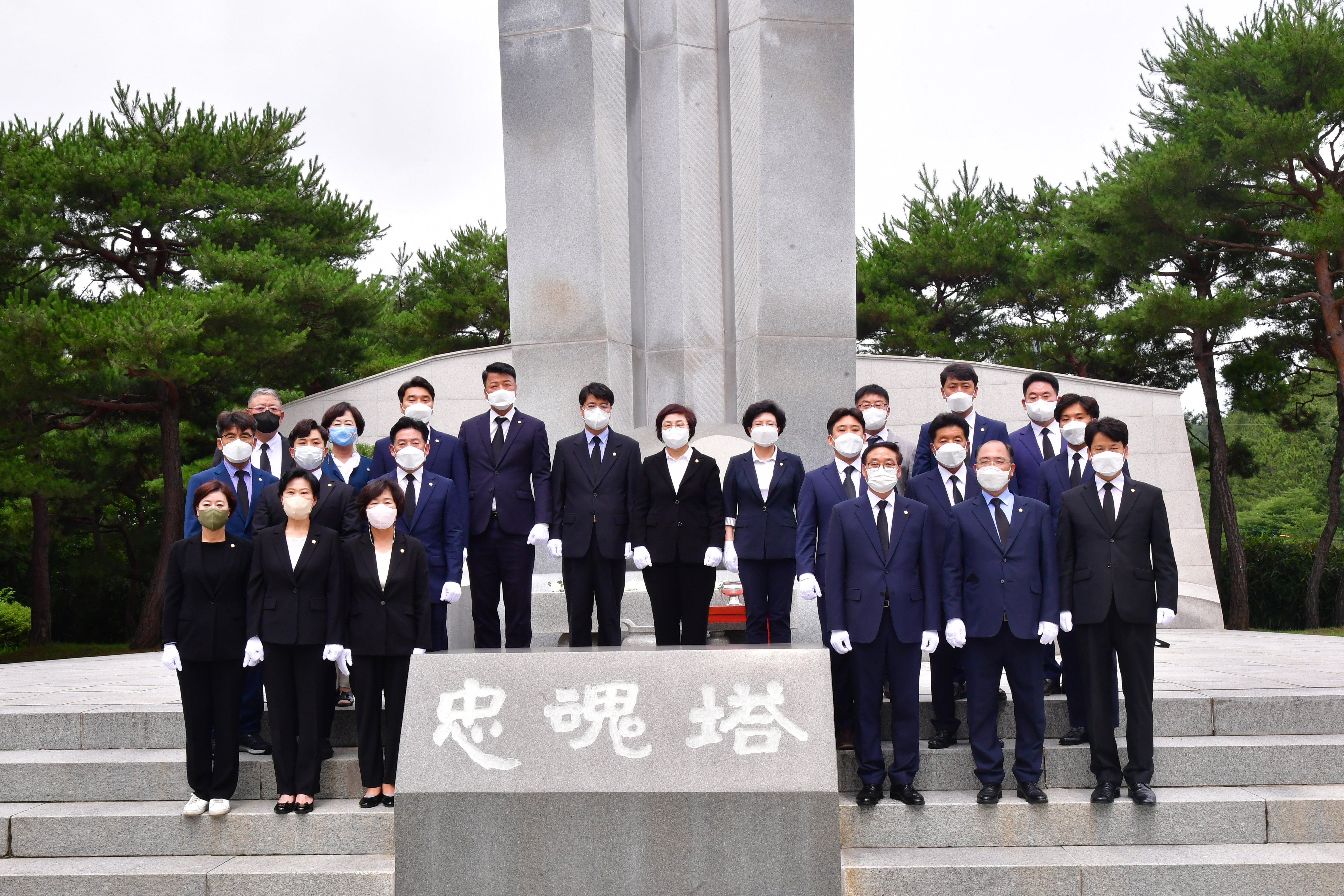 '제9대 진주시의회, 충혼탑 참배로 의정활동 본격 시작' 게시글의 사진(2) 'COU_8404.JPG'