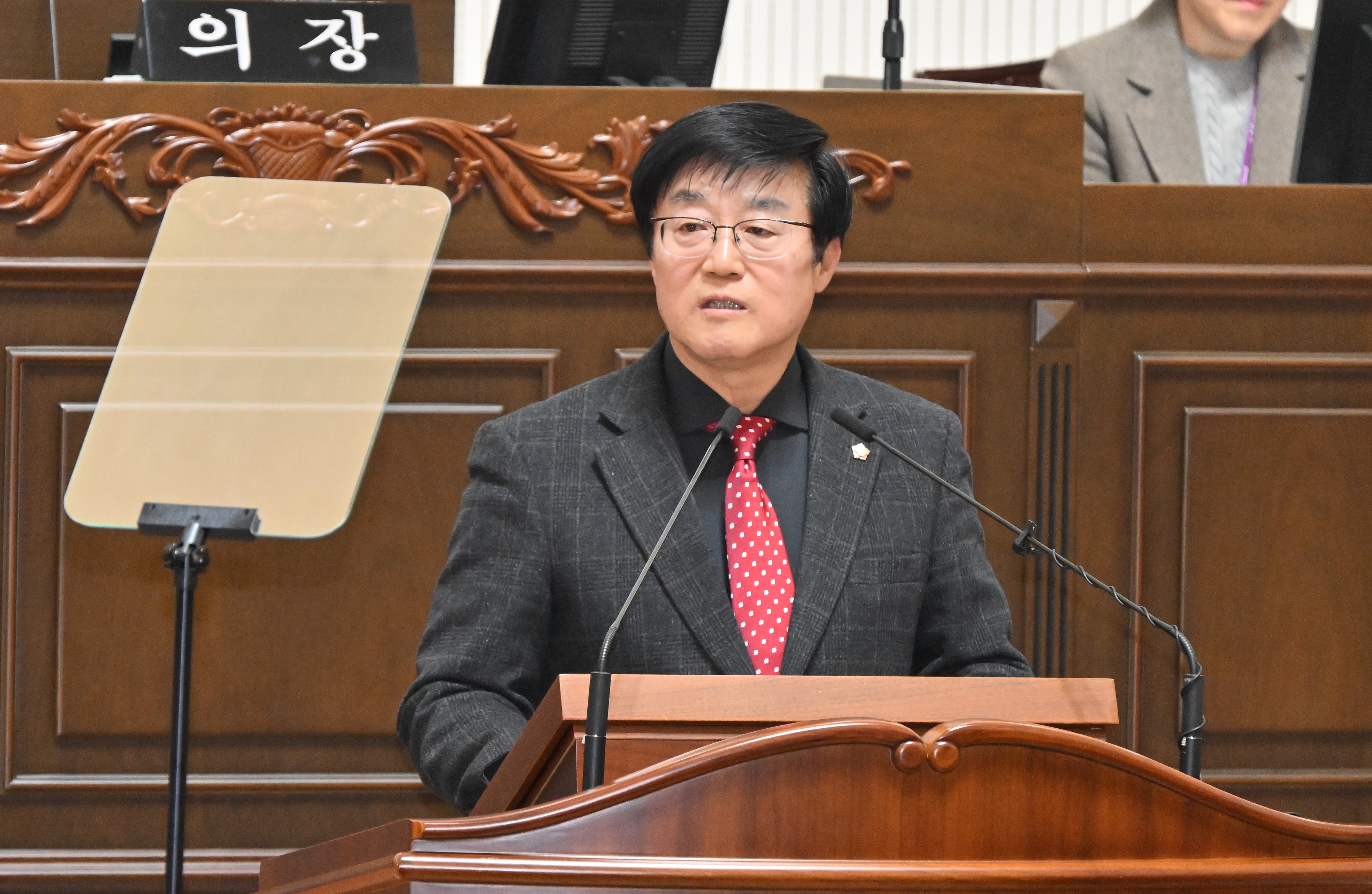 '[5분 자유발언] 김형석 진주시의원, 서부의료원 연계 장애인 치과 도입 요구' 게시글의 사진(1) '김형석 진주시의원 (2).jpg'
