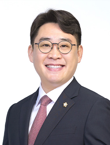 최민국