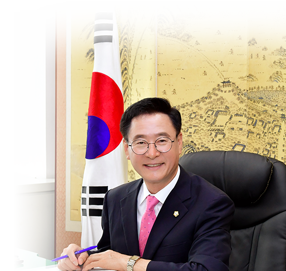 晋州市议会议长 李相荣
